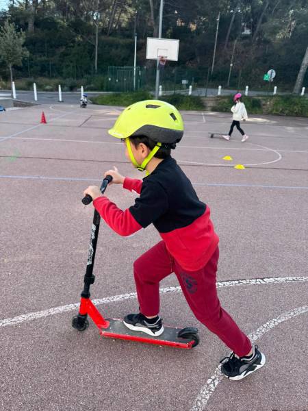Trotinette pour enfants proche de Martigues